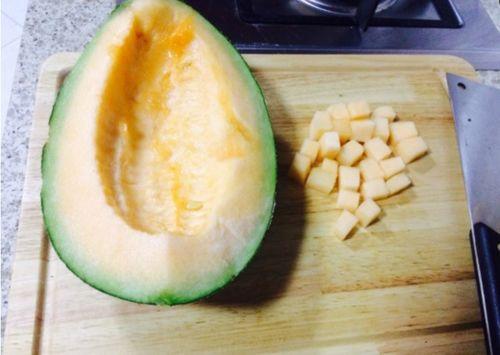 瘦子吃哈密瓜好吗视频,营养美味两不误，健康生活新选择