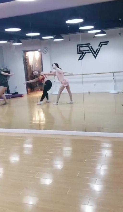 跳舞吃瓜女生视频大全,女生跳舞吃瓜视频大盘点